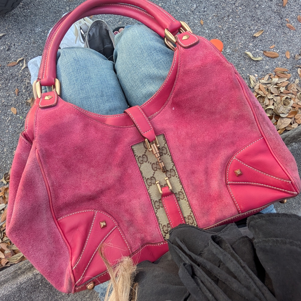 Gucci Pink Shoulder Bag with Suede Finish and Metal Accents